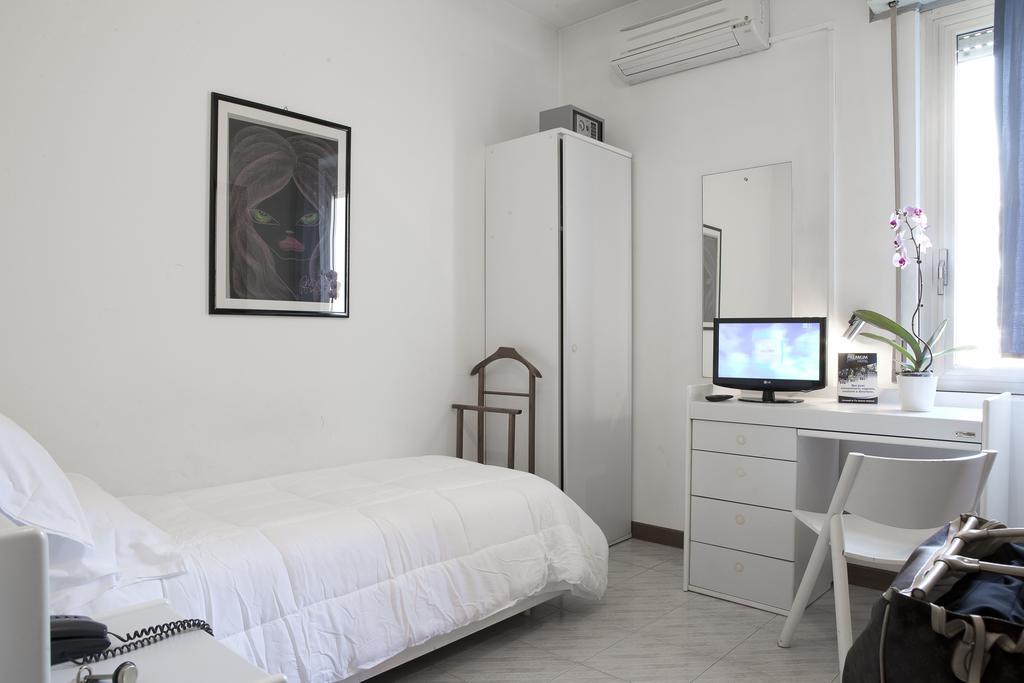 Hotel Capri Брешия Номер фото